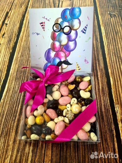 Подарок орехи и сладости 