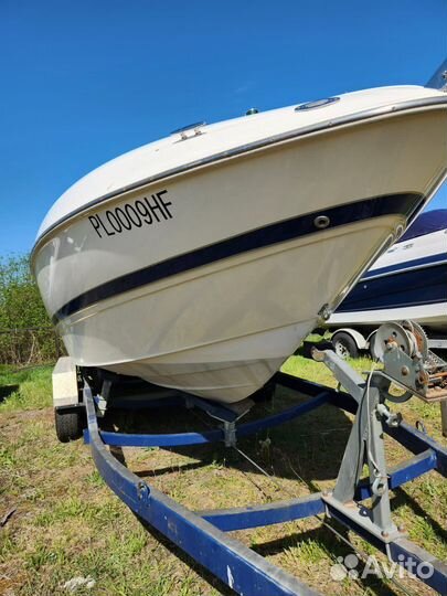 Американский катер Maxum 2400 SC