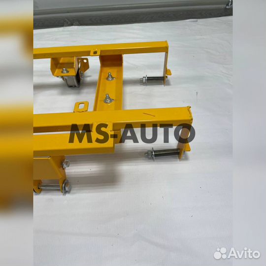 Подрамник на раздаточную коробку передач Нива