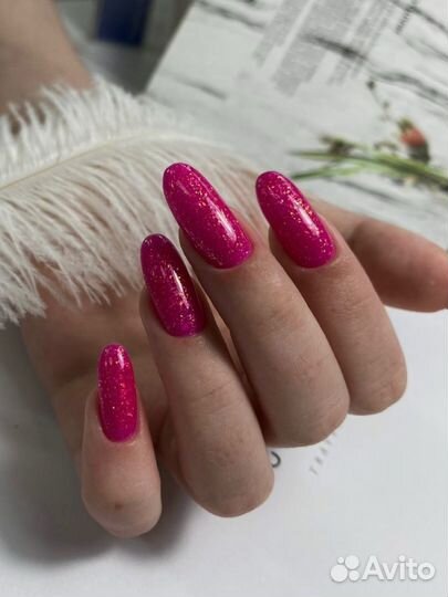 Модель на маникюр