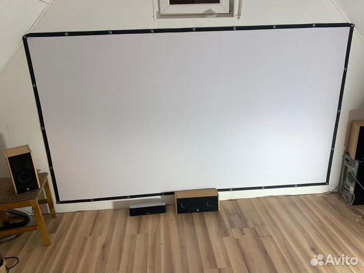 Экран для проектора от 60-200 дюйм. Монтаж