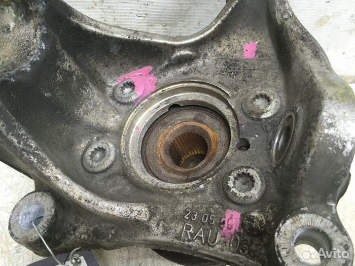 Кулак поворотный передний правый передний правый