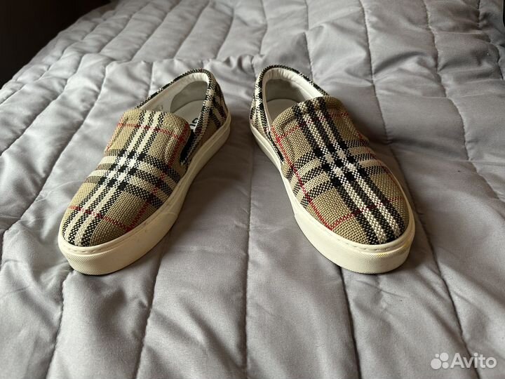 Слипоны burberry женские. Оригинал