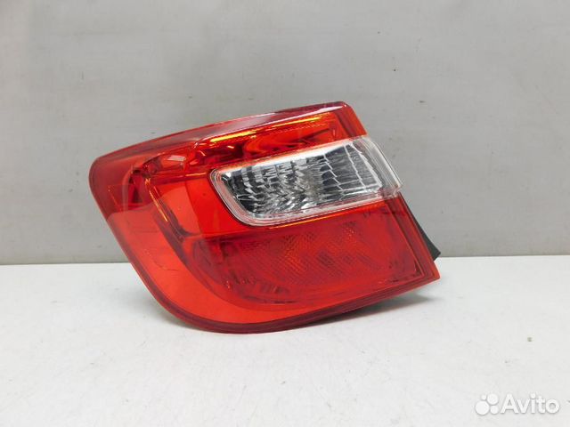 Фонарь задний наружный левый Toyota Camry