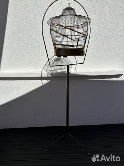 Старинная клетка для птиц из латуни