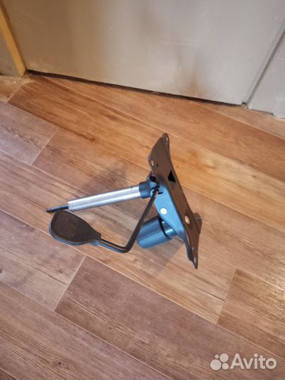 Пиастра с механизмом качания