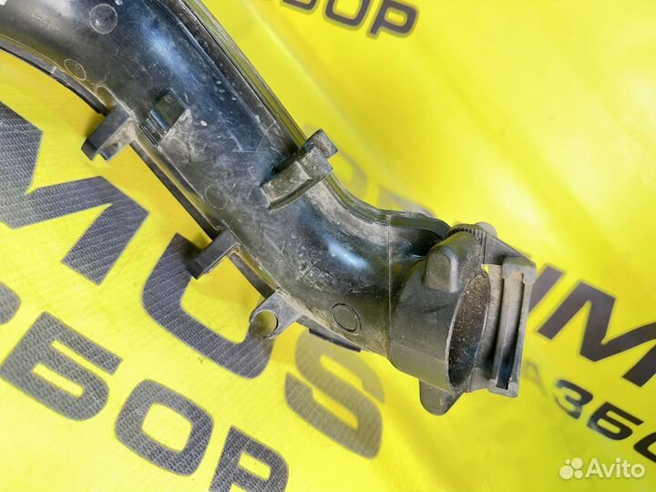 Патрубок интеркулера Volkswagen Jetta 6