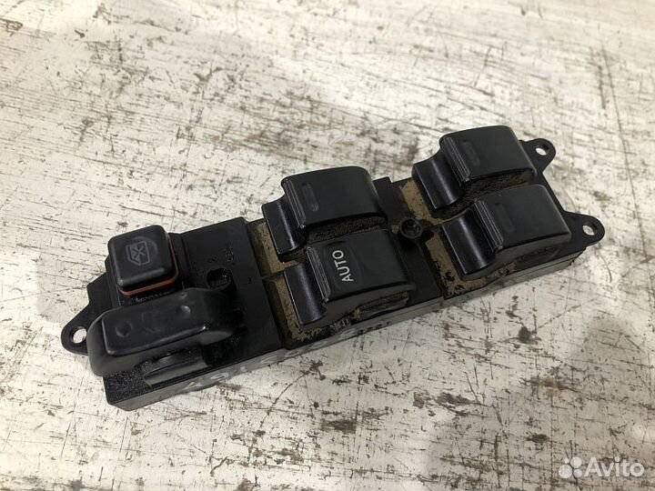 Блок кнопок стеклоподъемника Toyota Avensis T220