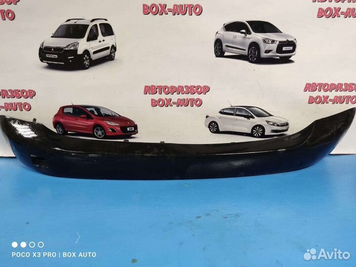 Накладка переднего бампера Пежо 308 с дефектом