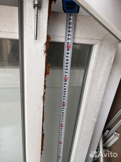 Оконные рамы со стеклом