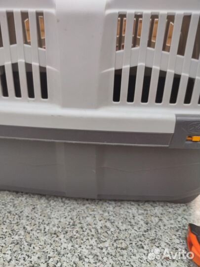 Переноска для собак и крупных кошек