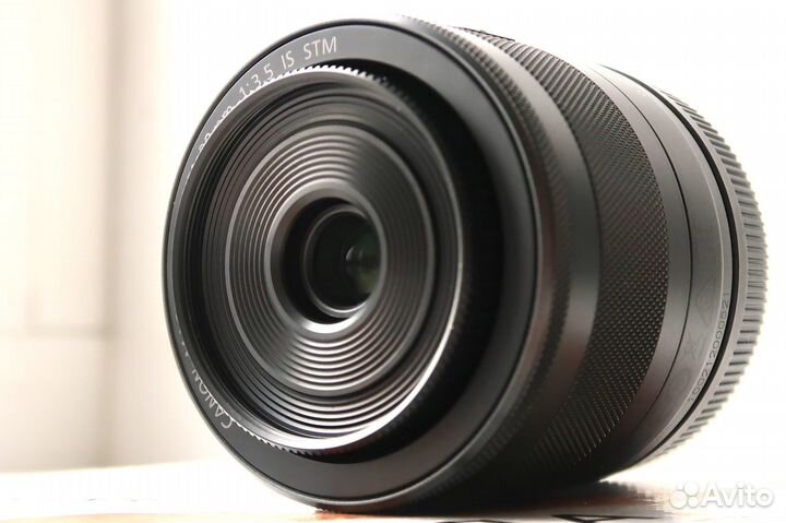 Объектив Canon EF-M 28mm f/3.5 Macro IS STM(идеал)