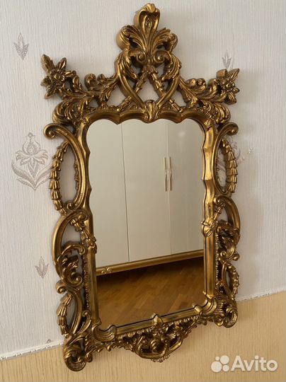 Изысканное зеркало. Италия