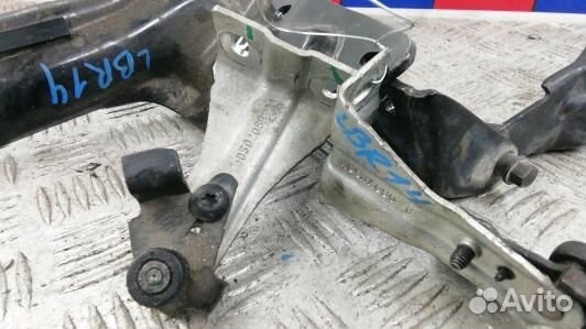 Петля двери сдвижной левой chrysler voyager Grand