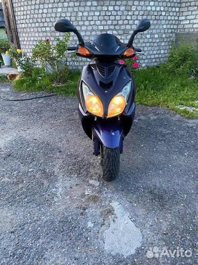 Продаю скутер V5