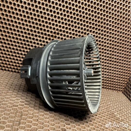 Моторчик отопителя Ford Focus BM iqdb