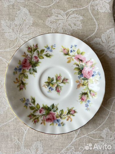 Royal albert moss rose. Англия. Костяной фарфор