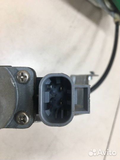 Стеклоподъемник электрический задний правый