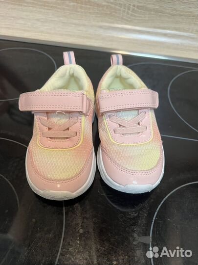 Кроссовки детские 22 размер