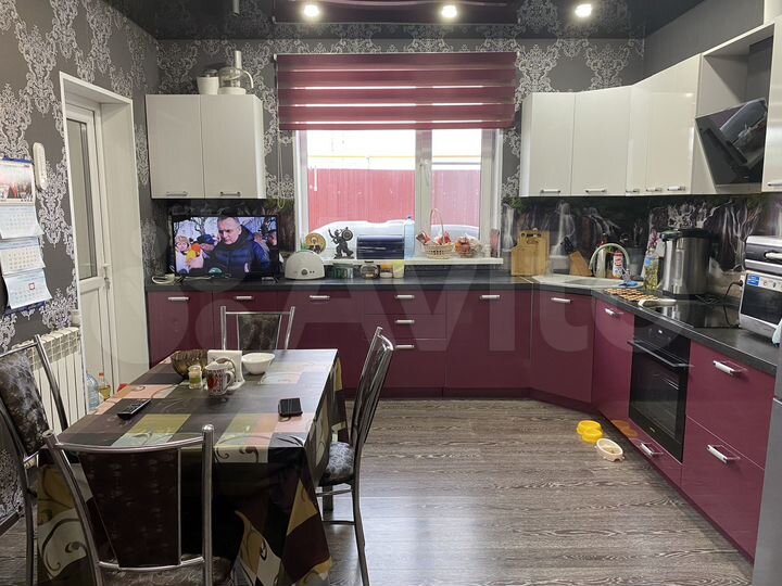 Дом 232 м² на участке 6 сот.