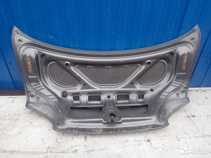 Крышка багажника Hyundai Lantra