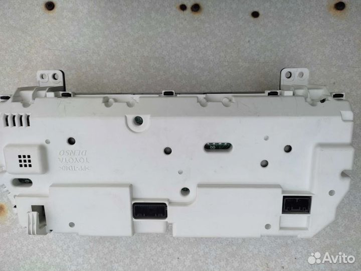 Щиток приборов camry 50