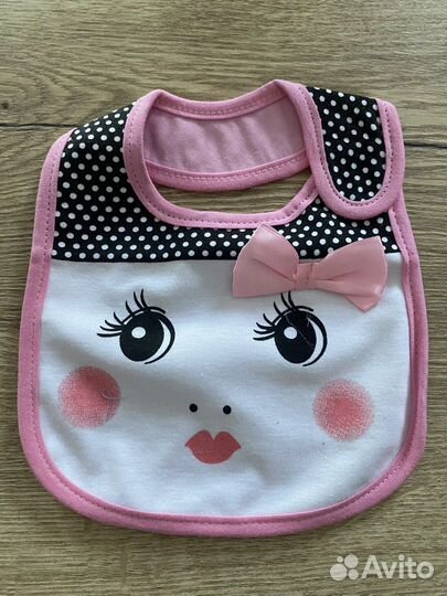 Нагрудник и ложка (для первого прикорма) новые