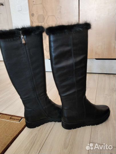 Зимние женские сапоги