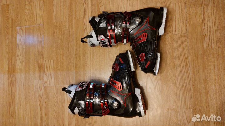 Горнолыжные ботинки atomic hawx