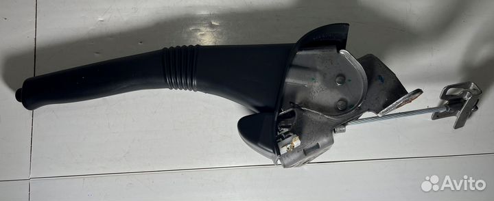 Рычаг стояночного тормоза Renault Logan 2 L8