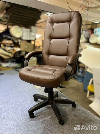 Офисное компьютерное кресло