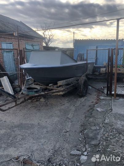 Моторная лодка