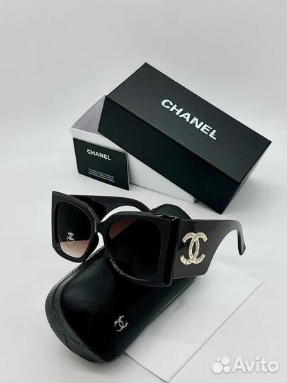 Солнцезащитные очки Chanel