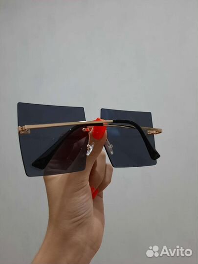 Солнцезащитные очки женские