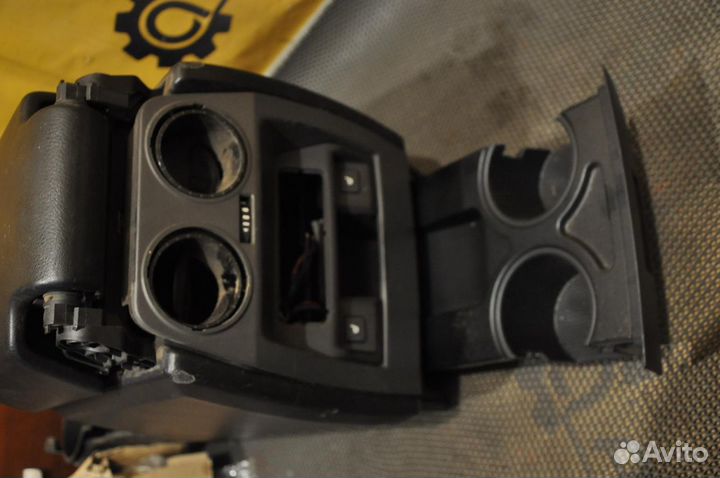 Подлокотник land rover Discovery 3 L319