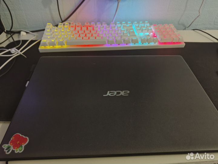 Ноутбук Ryzen 3/8Gb/ssd/Radeon 530