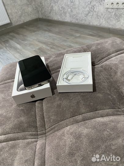 iPhone 15 Pro, 256 ГБ