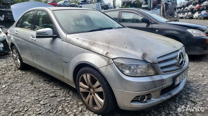 Фара правая mercedes benz C-class W204 2011