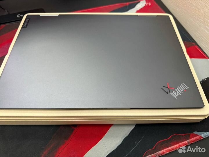 Ноутбук Lenovo ThinkPad X1 Yoga 8th Gen / 512 GB