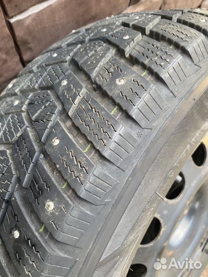 Hankook Winter I'Pike 215/65 R16C 109R