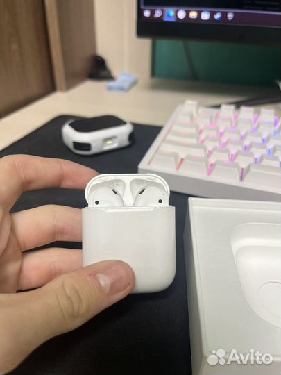 Apple Airpods 1 оригинальные с чехлом