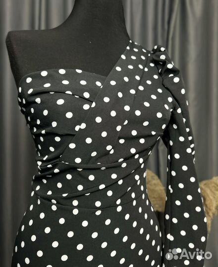 Платье мини на одно плечо р-р 42