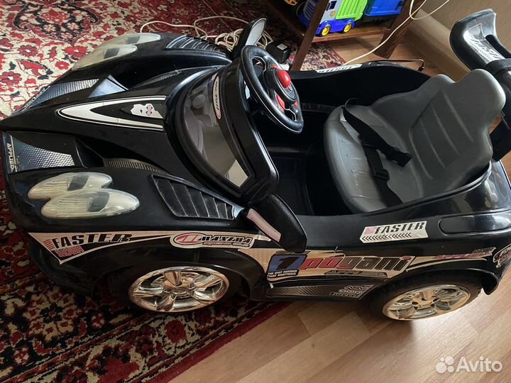 Детская машина на аккумуляторе с пультом