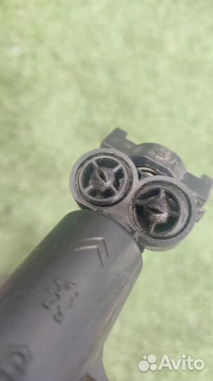 Форсунка омывателя фары правой Peugeot Expert 2010