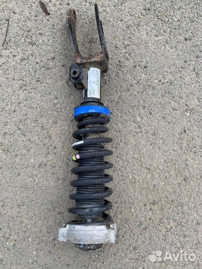 Амортизатор передний левый Volkswagen Touareg 1
