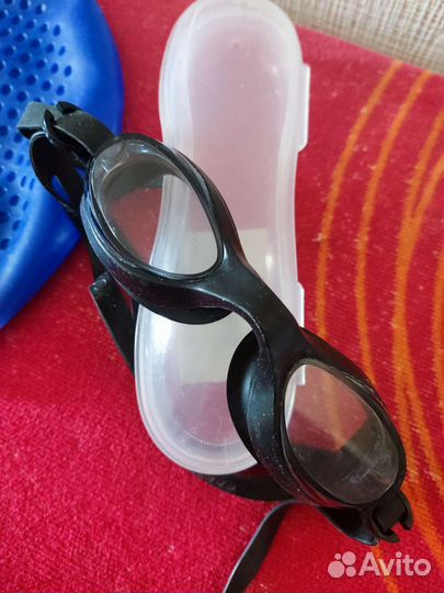 Очки для плавания
