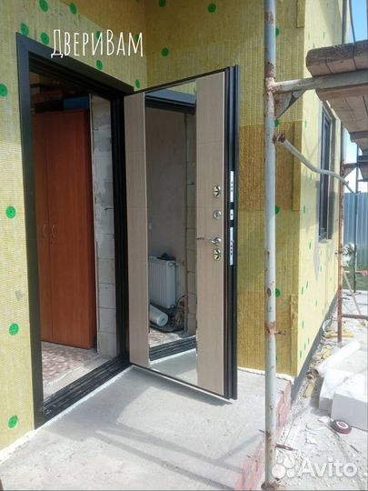 Дверь с терморазрывом с зеркалом