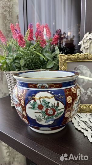 Элегантное кашпо в стили Имари