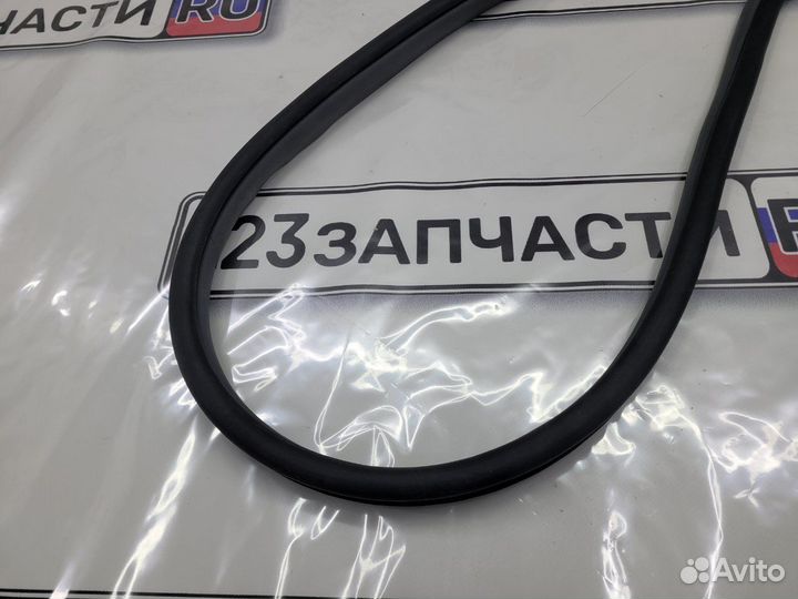 Уплотнитель проема двери передней левой Hyundai