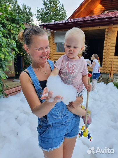 Разноцветное пенное шоу в Кургане